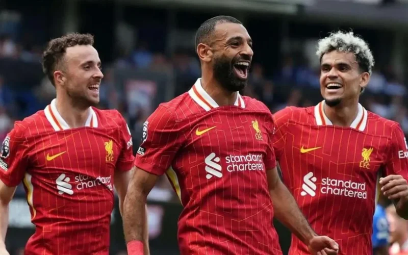 مواجهة قوية: ليدز يفاقم آلام ليفربول في غياب محمد صلاح